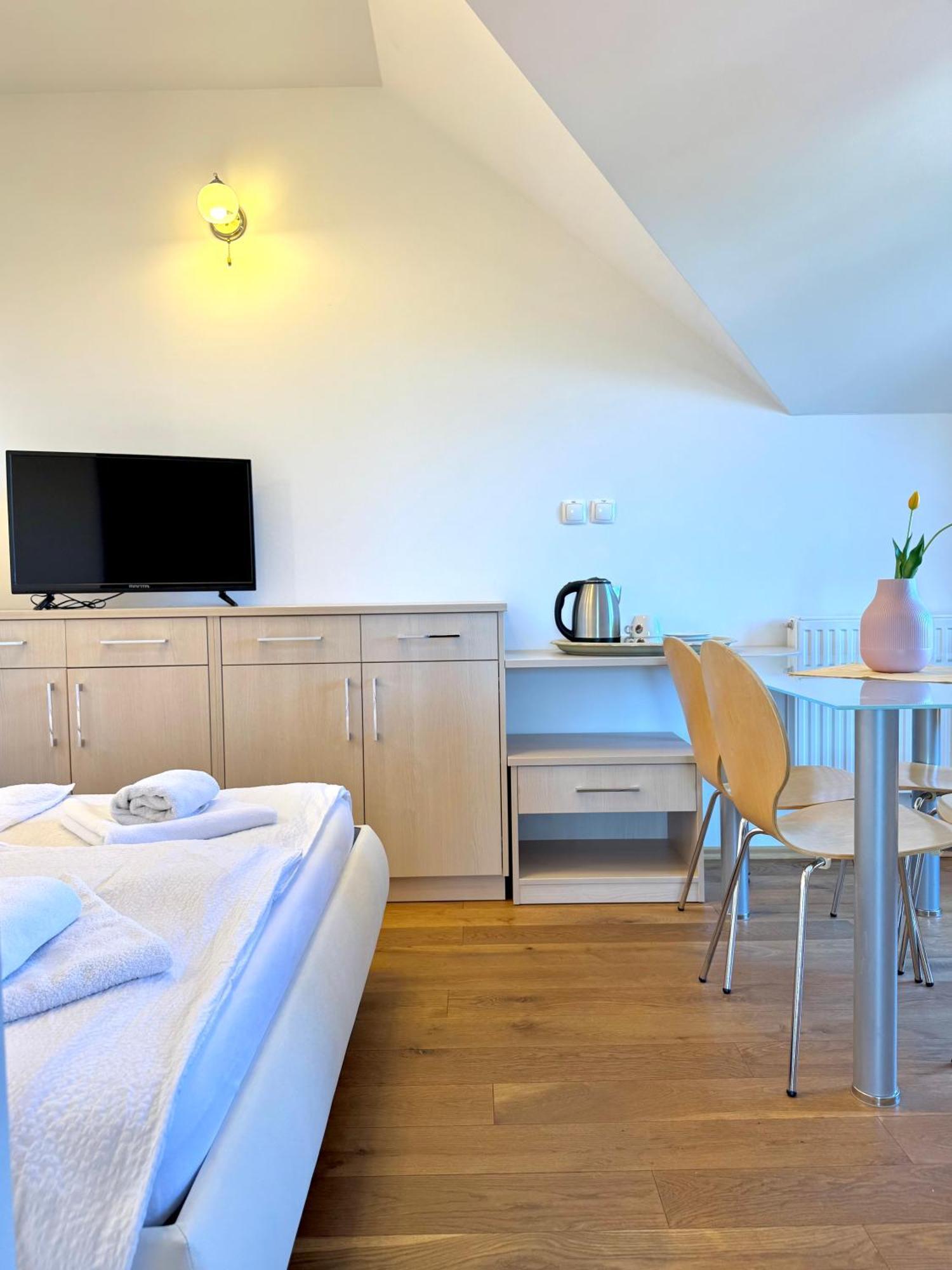 Guest House Domacija Krnc Hrib pri Hinjah 외부 사진